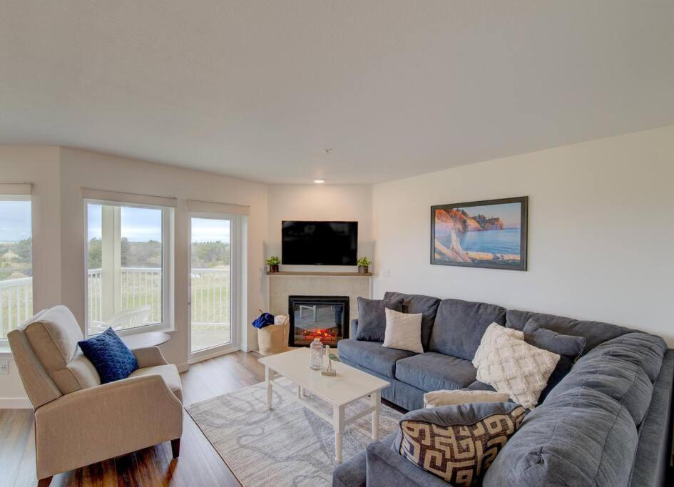 Beach Please-Updated Home With Ocean Views Long Beach Eksteriør billede