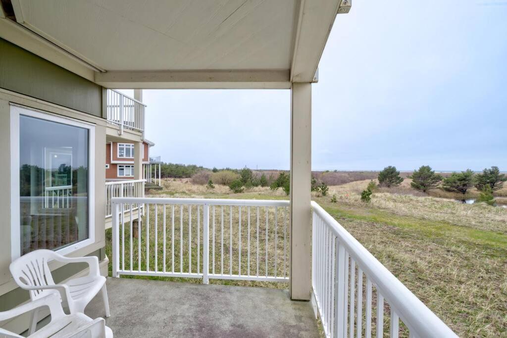Beach Please-Updated Home With Ocean Views Long Beach Eksteriør billede