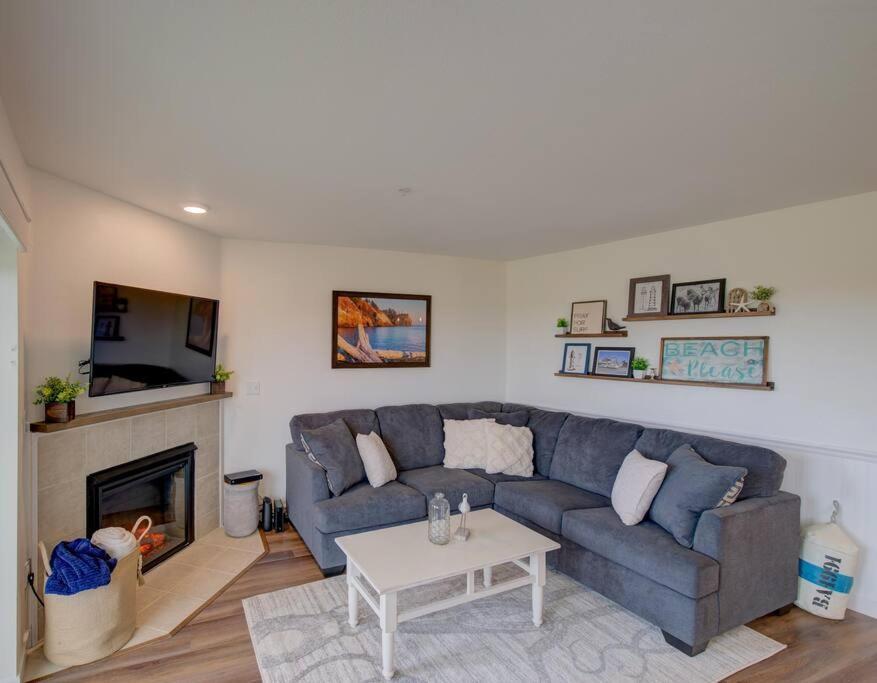 Beach Please-Updated Home With Ocean Views Long Beach Eksteriør billede