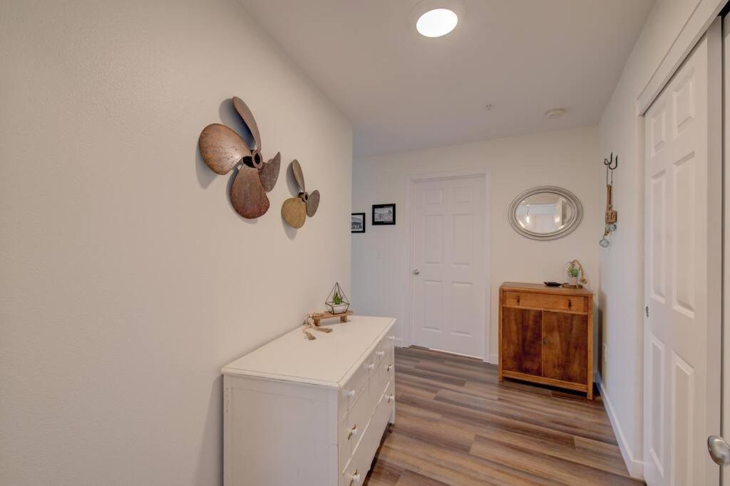 Beach Please-Updated Home With Ocean Views Long Beach Eksteriør billede