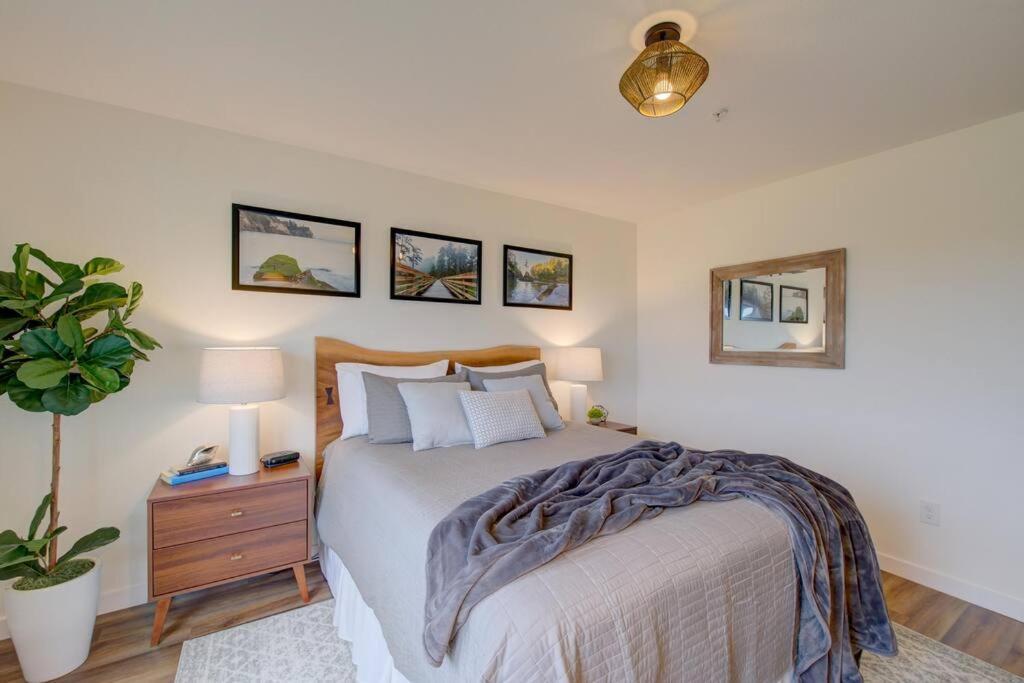 Beach Please-Updated Home With Ocean Views Long Beach Eksteriør billede