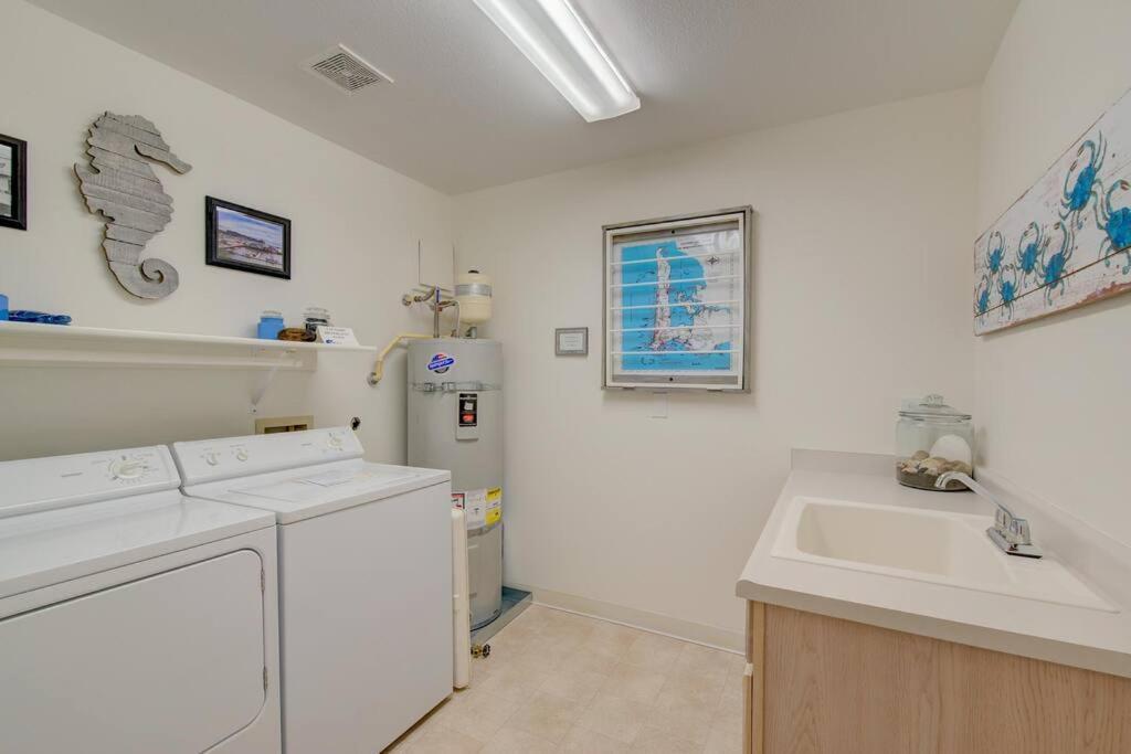 Beach Please-Updated Home With Ocean Views Long Beach Eksteriør billede